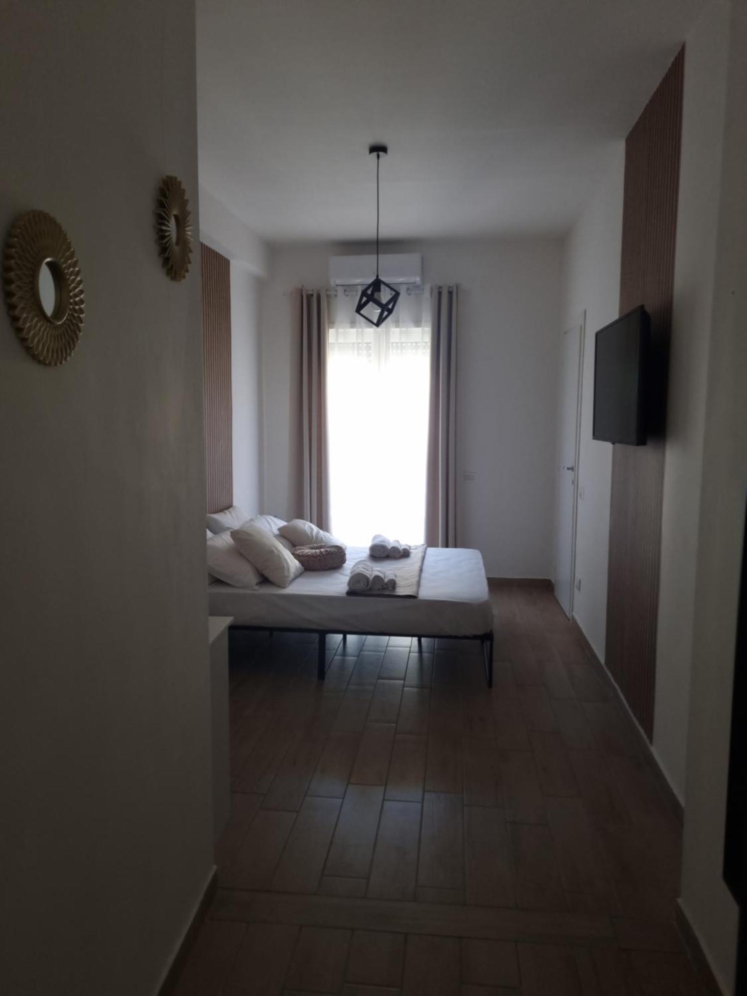 Niluna Napels Buitenkant foto