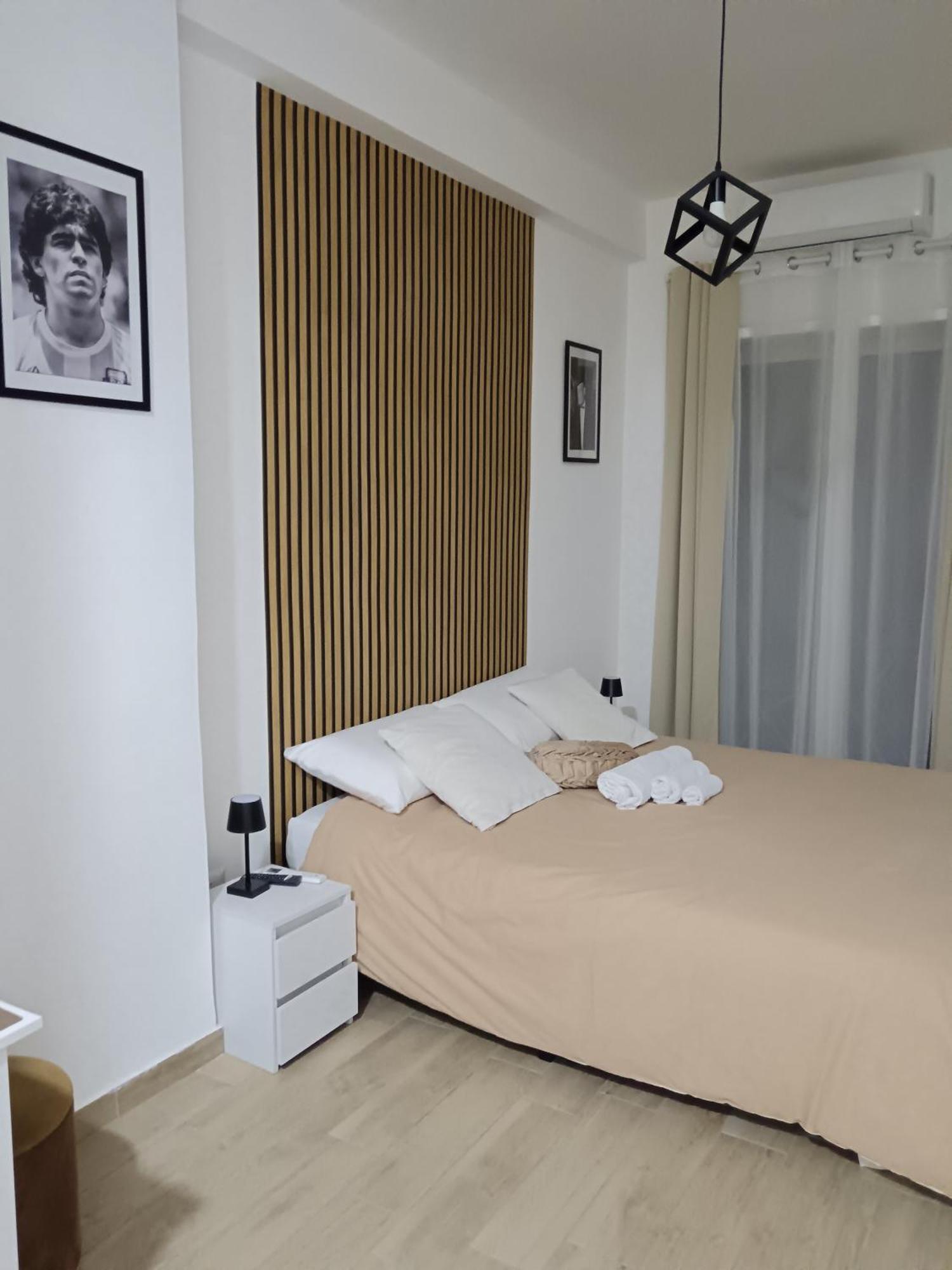 Niluna Napels Buitenkant foto
