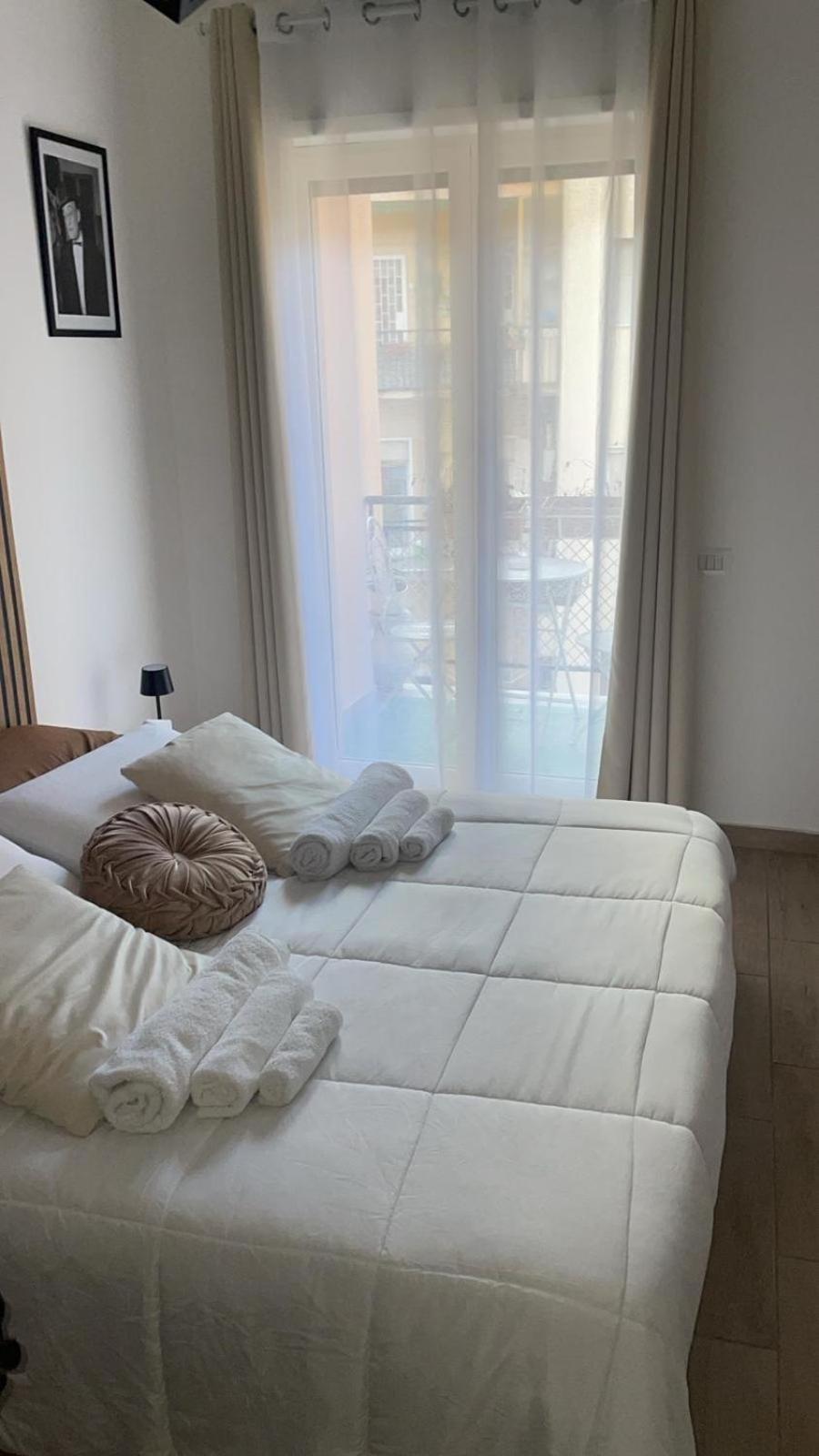 Niluna Napels Buitenkant foto